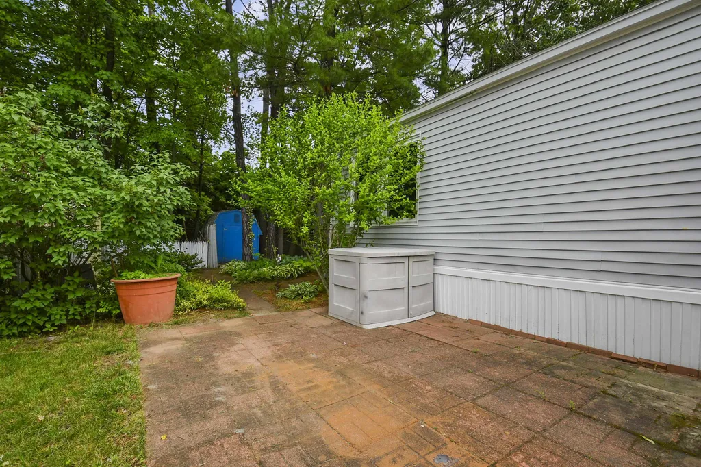 70 Thistle Way Manchester NH 03109