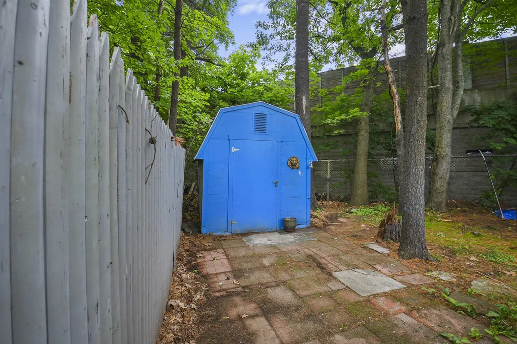 70 Thistle Way Manchester NH 03109