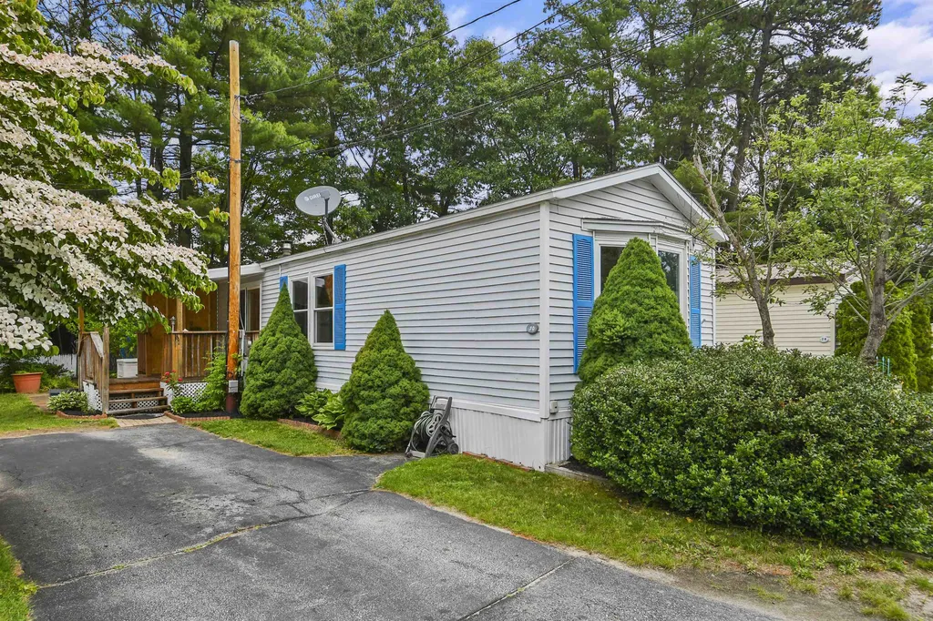 70 Thistle Way Manchester NH 03109