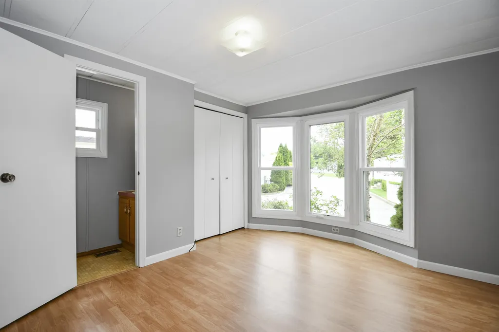 70 Thistle Way Manchester NH 03109