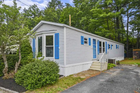 70 Thistle Way Manchester NH 03109