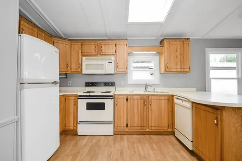 70 Thistle Way Manchester NH 03109