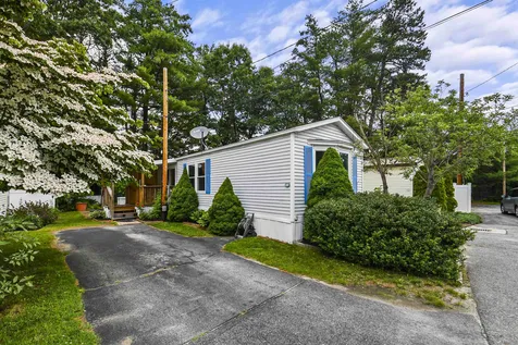 70 Thistle Way Manchester NH 03109