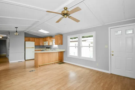 70 Thistle Way Manchester NH 03109
