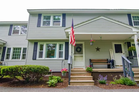 19 Holly Lane Londonderry NH 03053