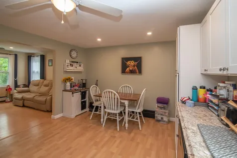 19 Holly Lane Londonderry NH 03053