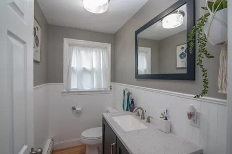 19 Holly Lane Londonderry NH 03053