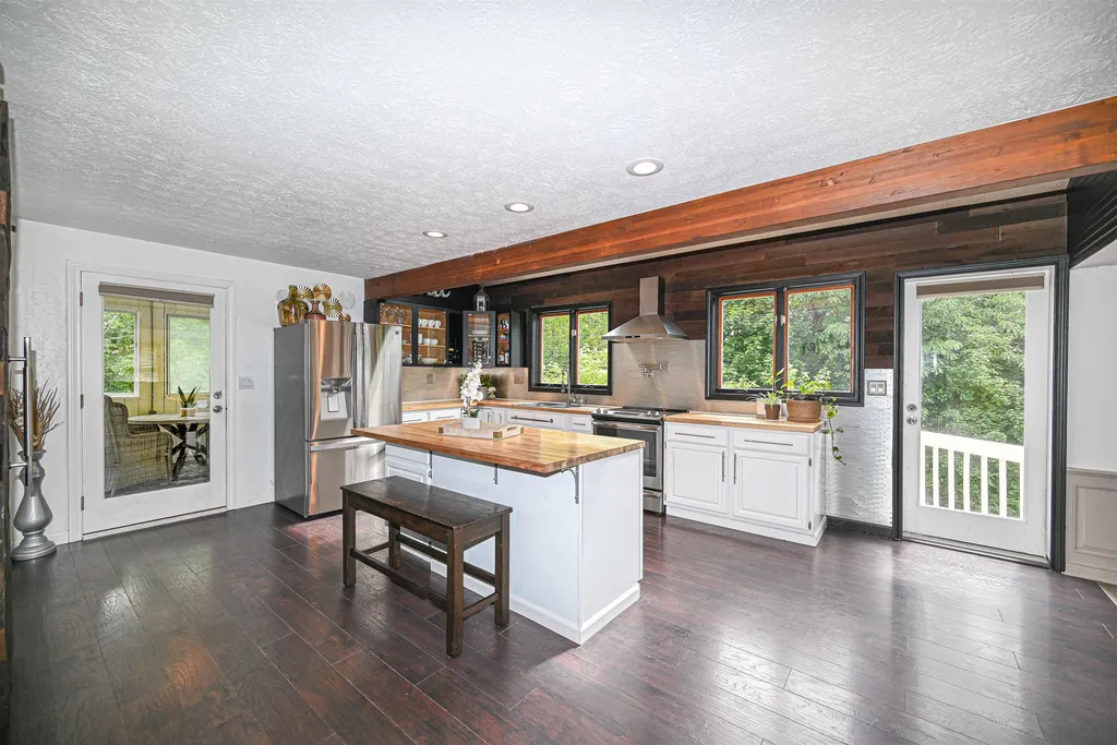 9 Campbell Road Bedford NH 03110