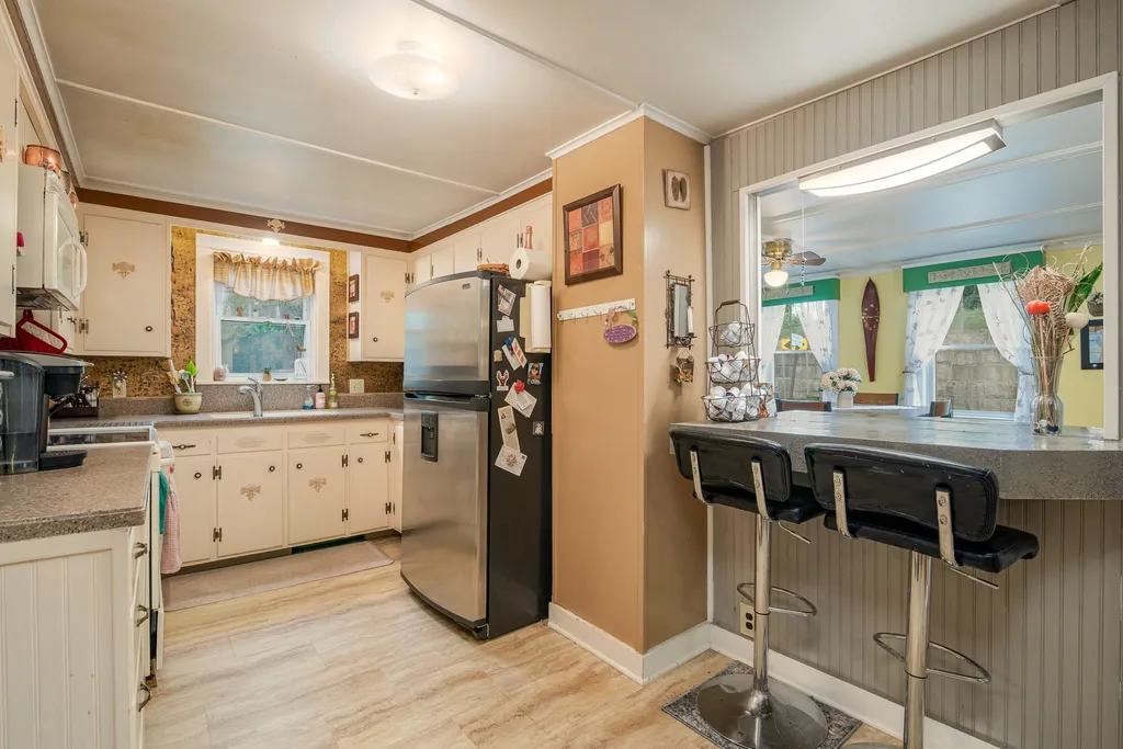 589 Main Street Rollinsford NH 03869