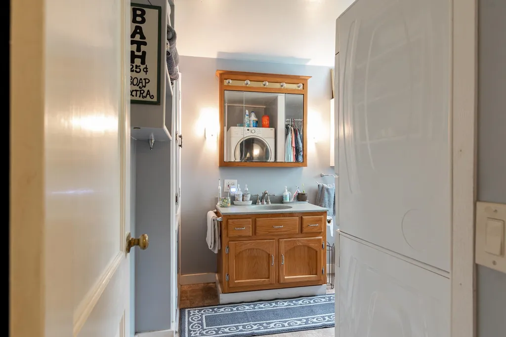 589 Main Street Rollinsford NH 03869