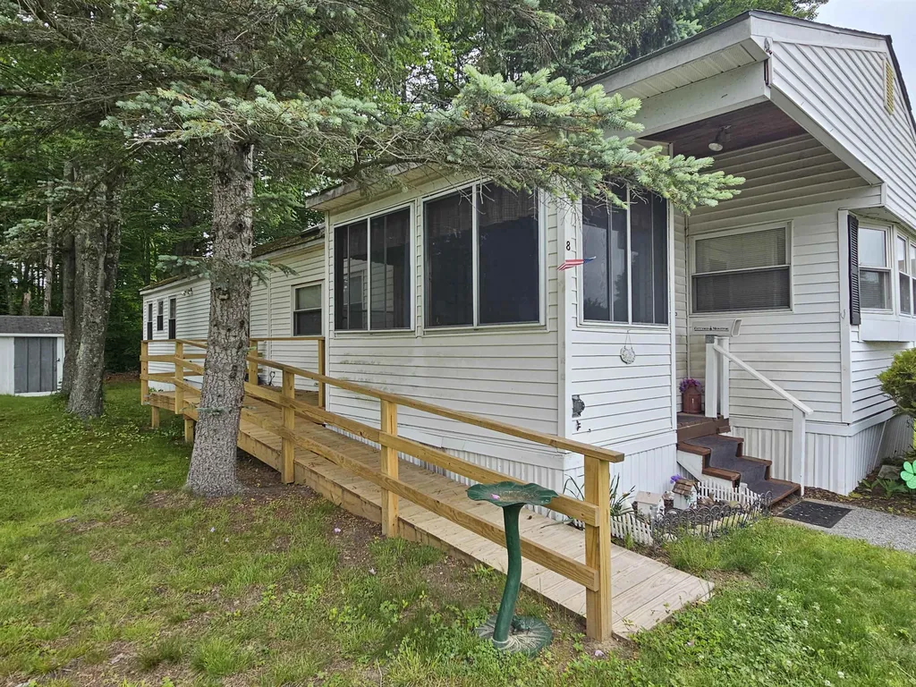8 Duke Lane Concord NH 03303