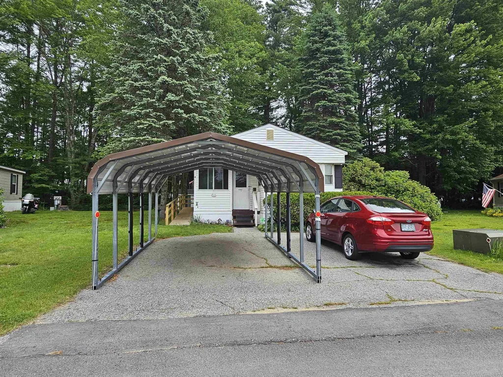8 Duke Lane Concord NH 03303