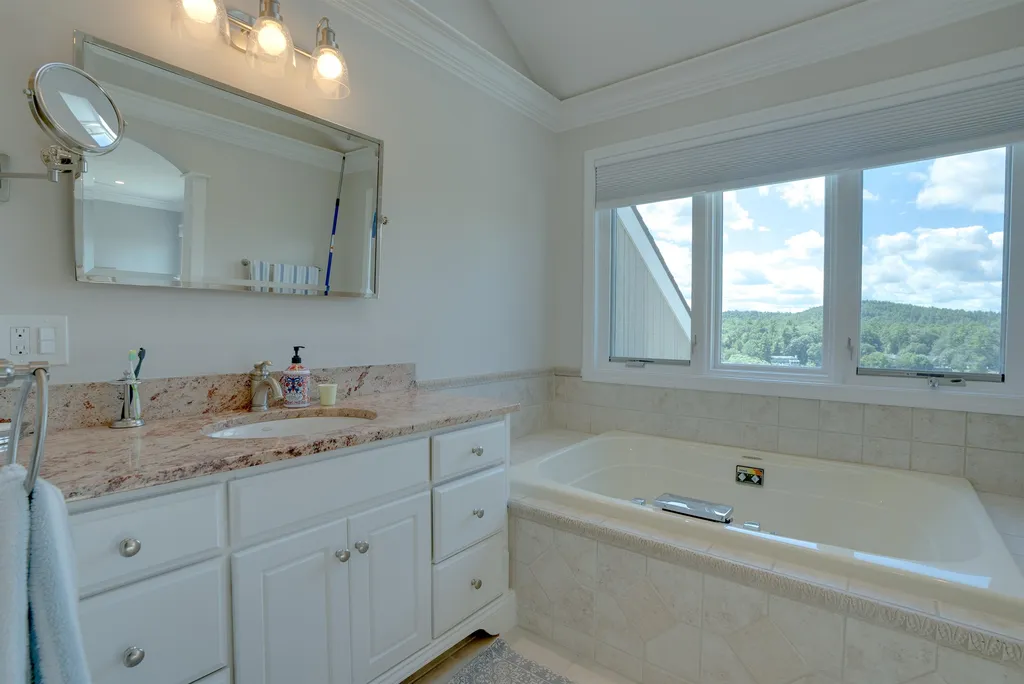 5 Mountain West Drive Wolfeboro NH 03894