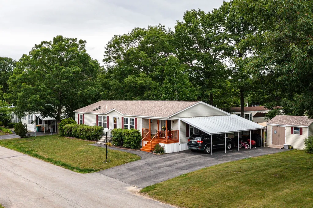 3 Falkland Lane Rochester NH 03867