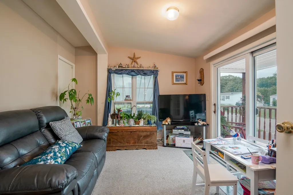 3 Falkland Lane Rochester NH 03867