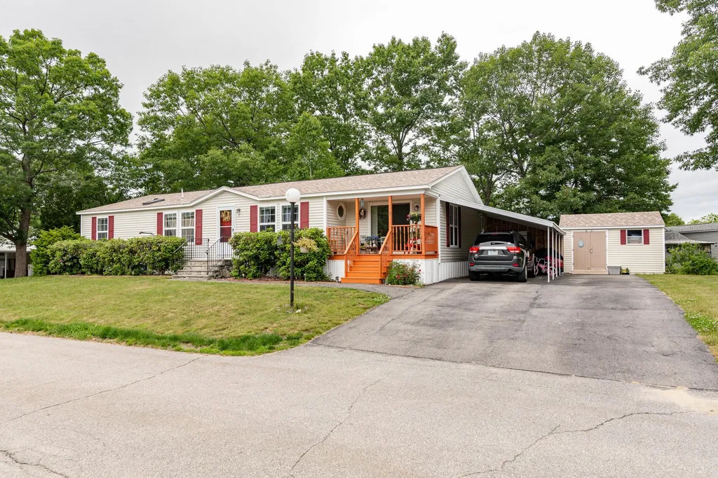 3 Falkland Lane Rochester NH 03867