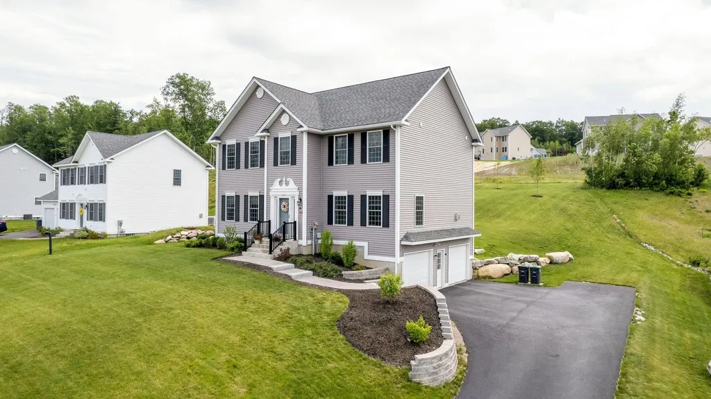 159 Brookview Drive Hooksett NH 03106