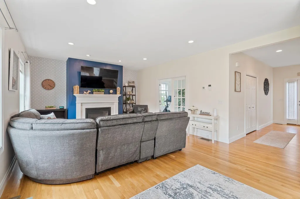 159 Brookview Drive Hooksett NH 03106