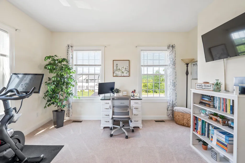 159 Brookview Drive Hooksett NH 03106