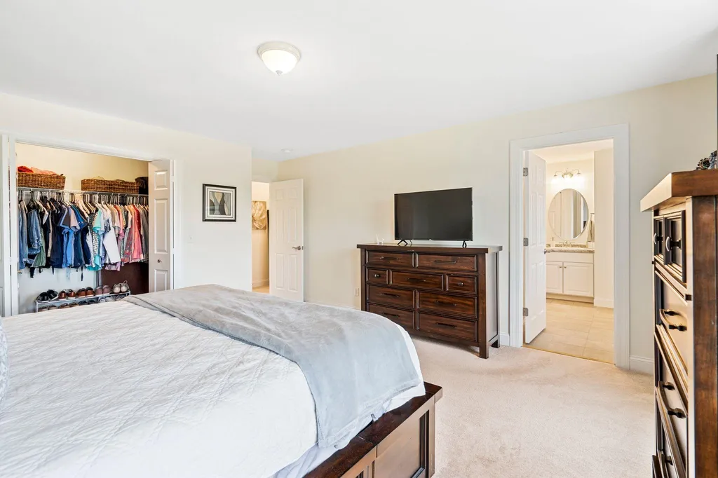 159 Brookview Drive Hooksett NH 03106