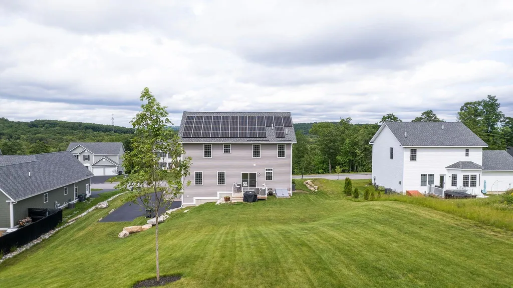 159 Brookview Drive Hooksett NH 03106