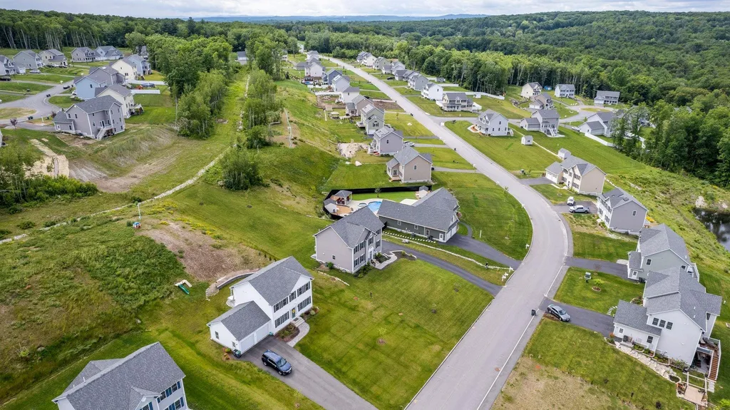 159 Brookview Drive Hooksett NH 03106