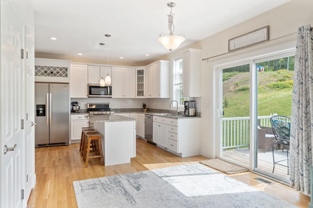 159 Brookview Drive Hooksett NH 03106