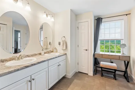 159 Brookview Drive Hooksett NH 03106