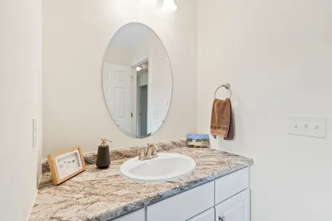 159 Brookview Drive Hooksett NH 03106