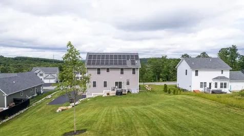 159 Brookview Drive Hooksett NH 03106