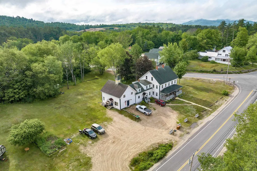 16 Chinook Trail Tamworth NH 03886