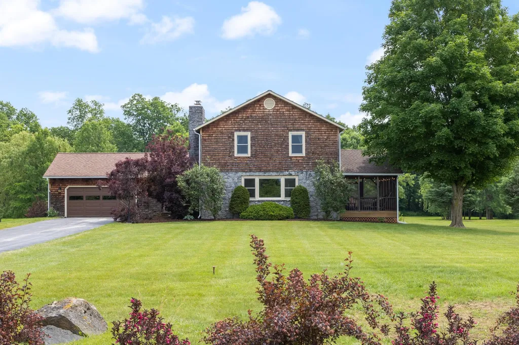 717 Orchard Road Charlotte VT 05445