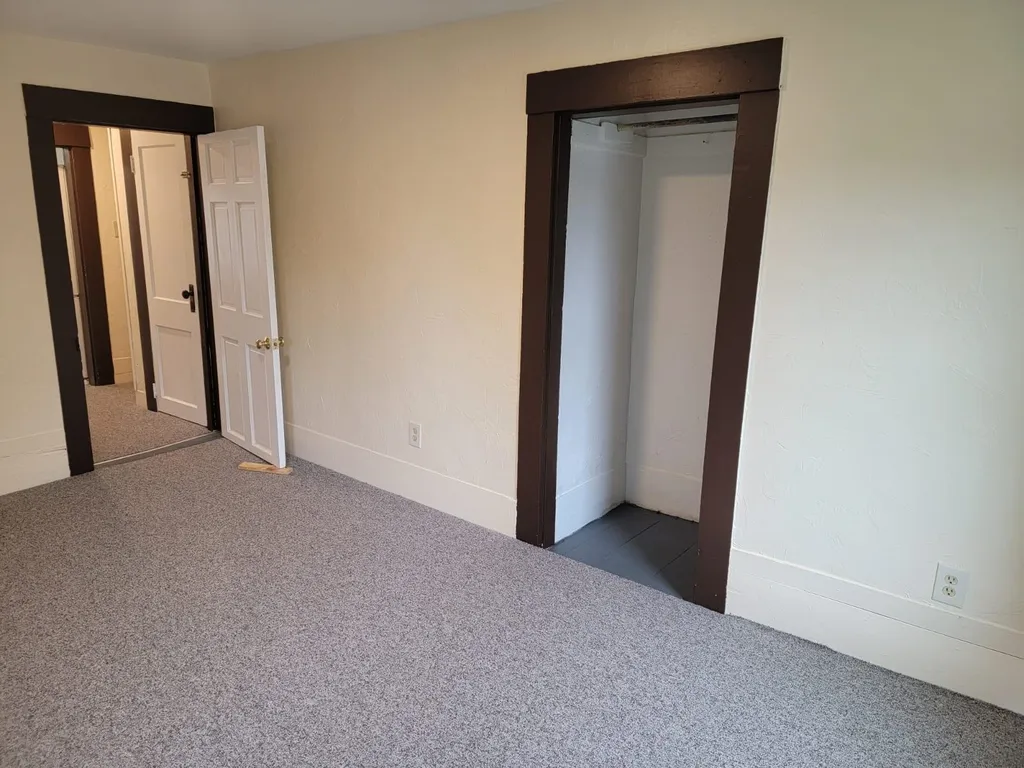 10 Dyer Street Laconia NH 03246