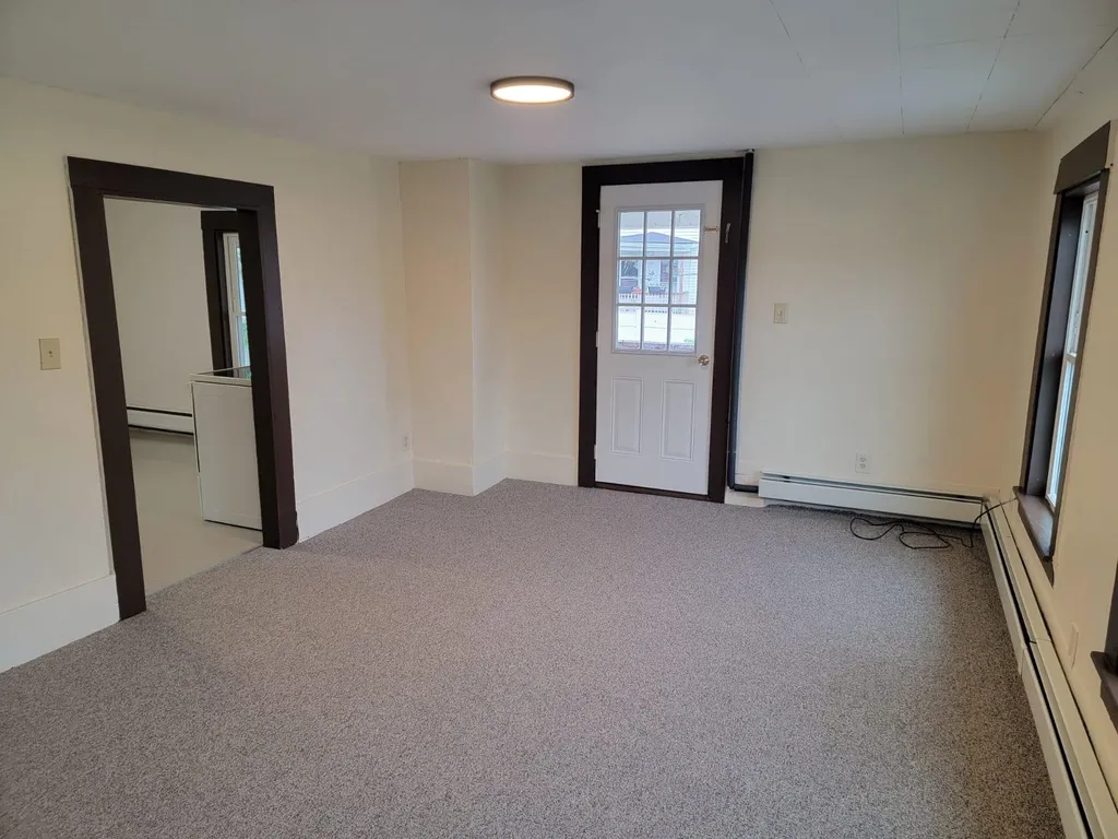 10 Dyer Street Laconia NH 03246