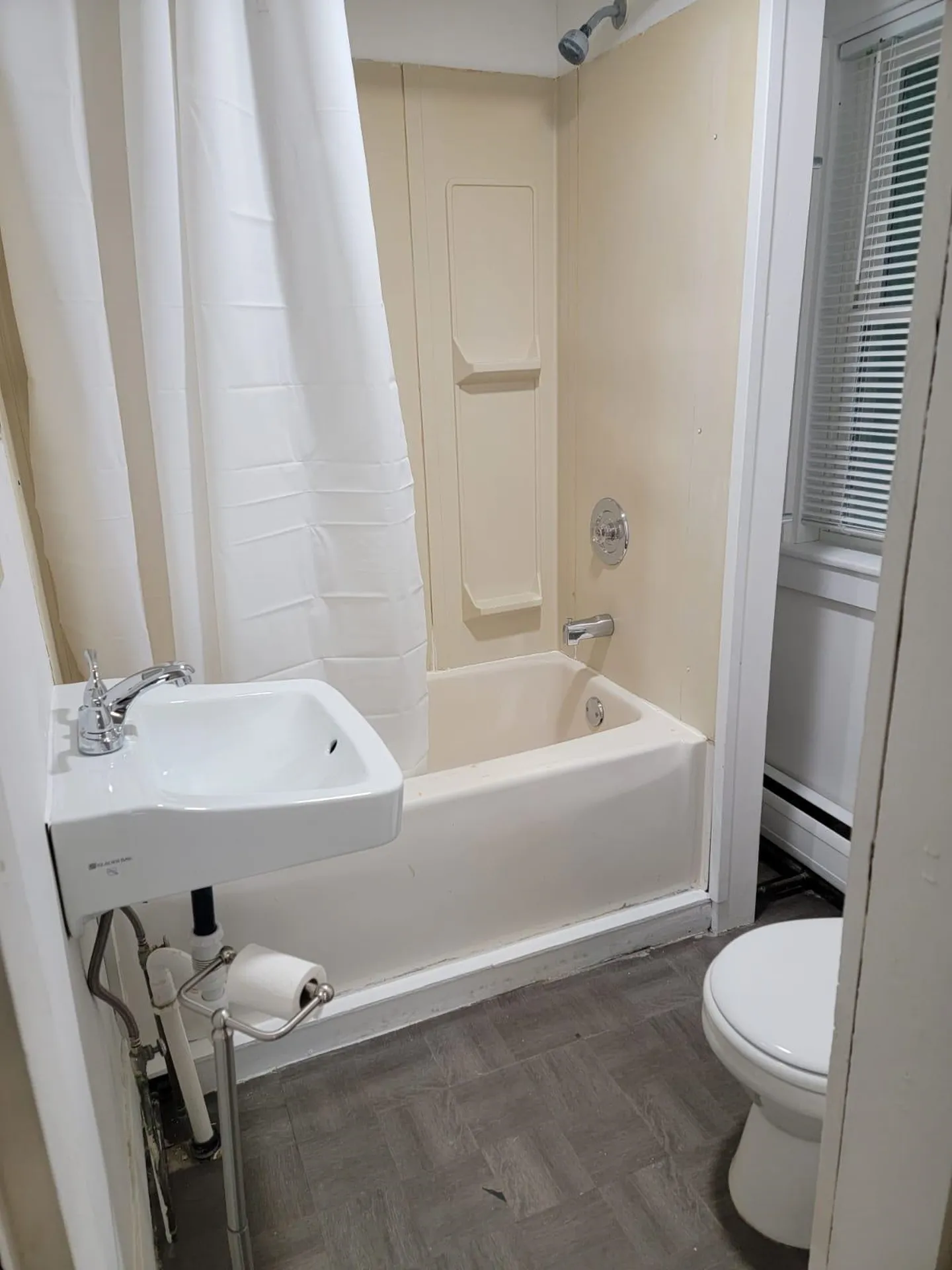 10 Dyer Street Laconia NH 03246
