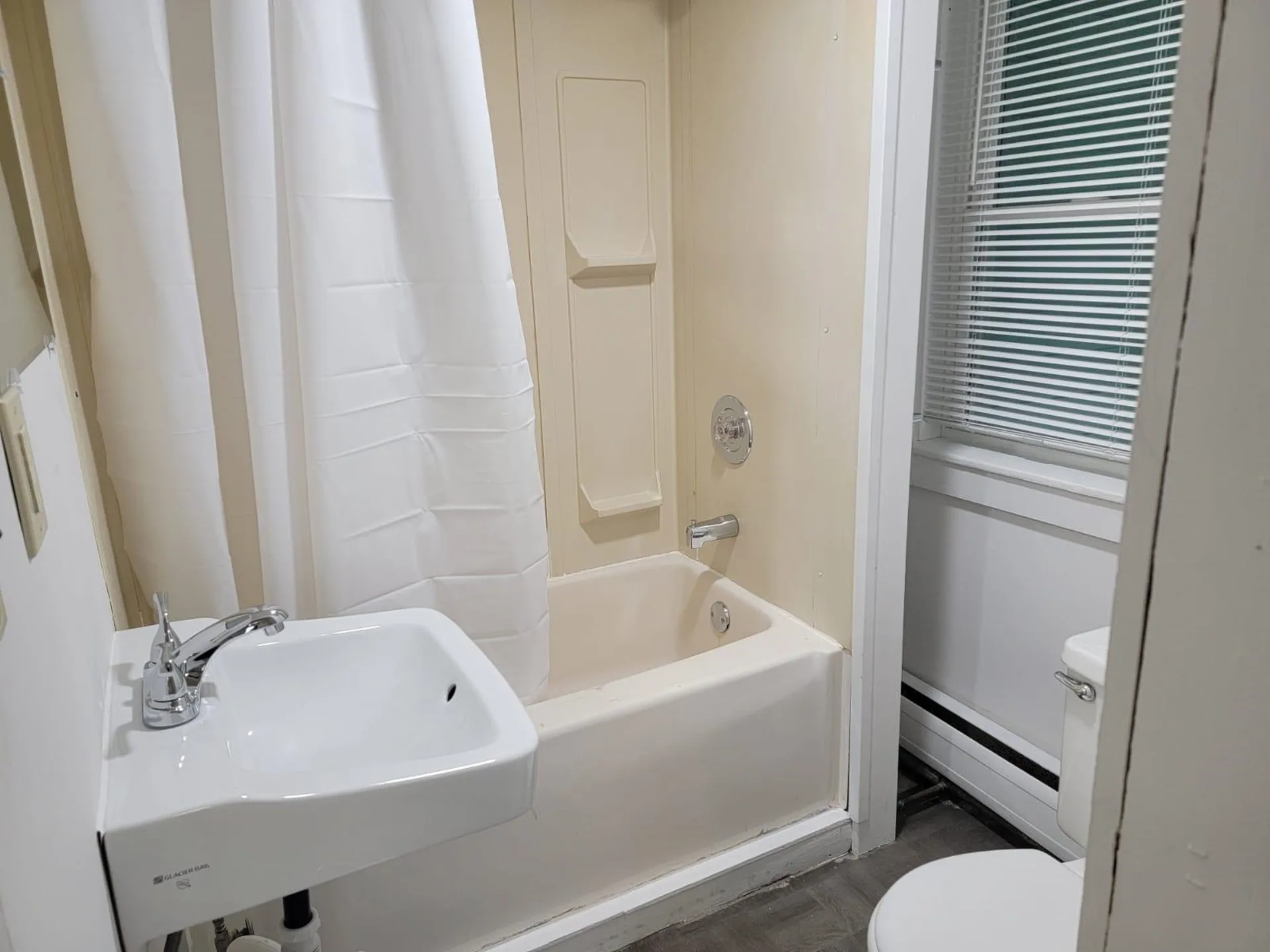 10 Dyer Street Laconia NH 03246