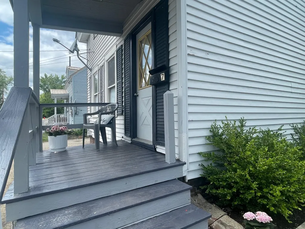 7 Harrison Avenue Rochester NH 03867