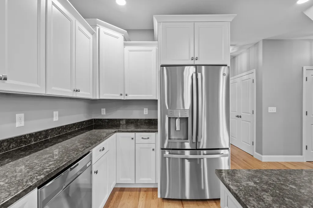 308 Montelona Road Goffstown NH 03045