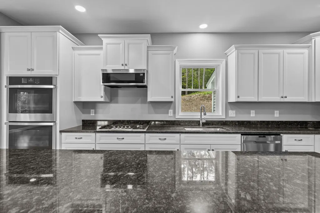 308 Montelona Road Goffstown NH 03045