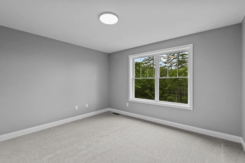 308 Montelona Road Goffstown NH 03045