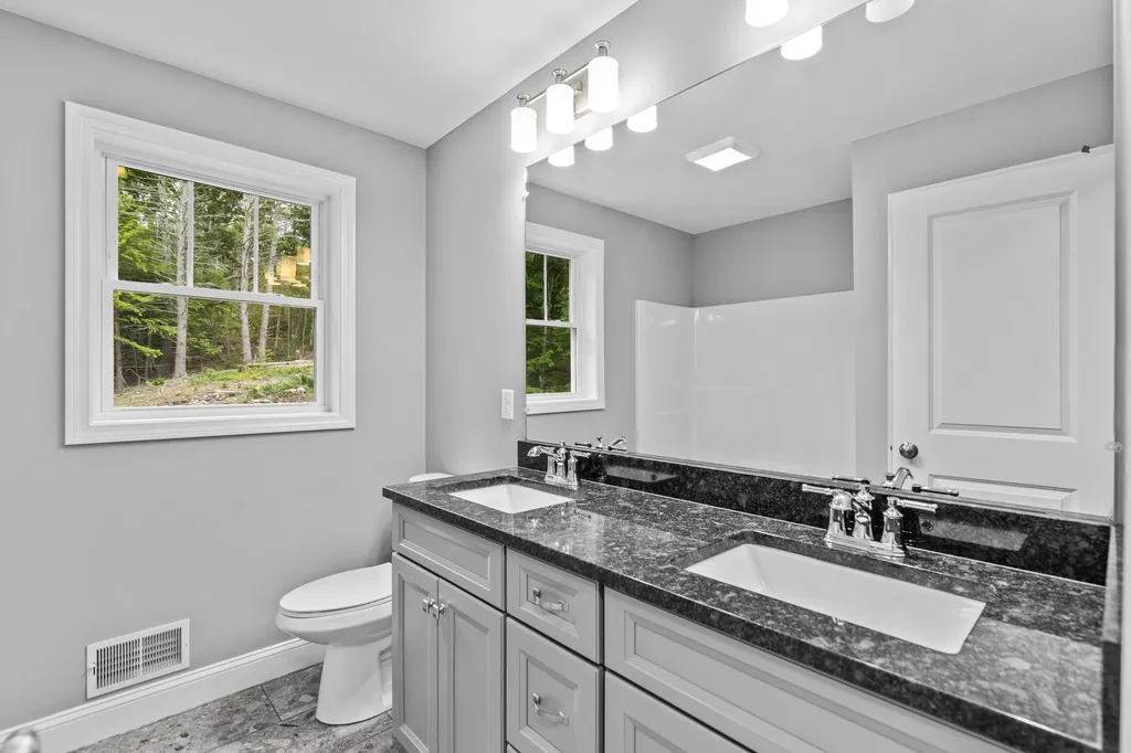 308 Montelona Road Goffstown NH 03045