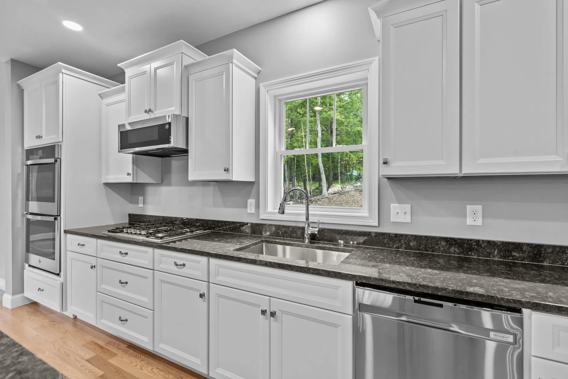 308 Montelona Road Goffstown NH 03045