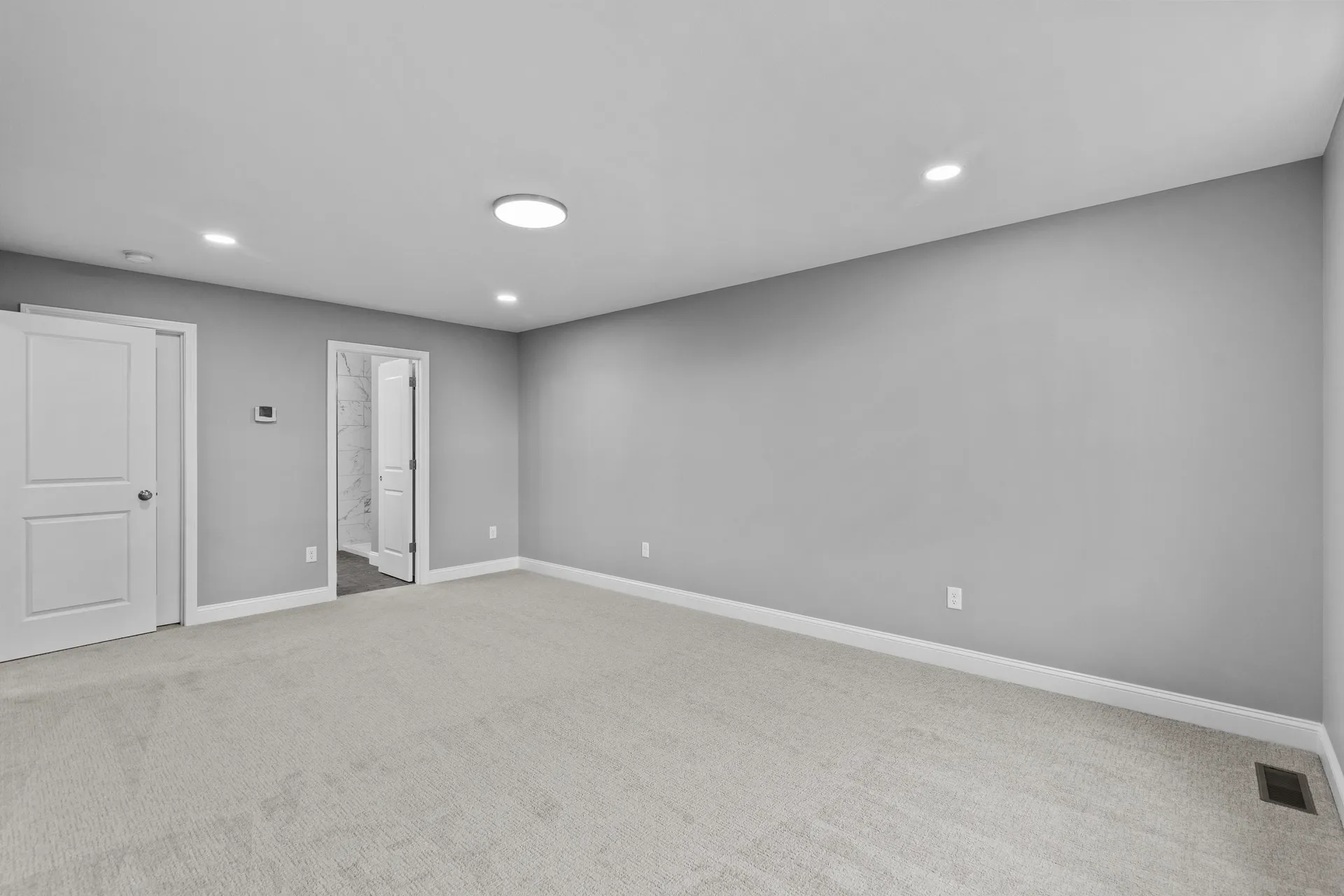 308 Montelona Road Goffstown NH 03045
