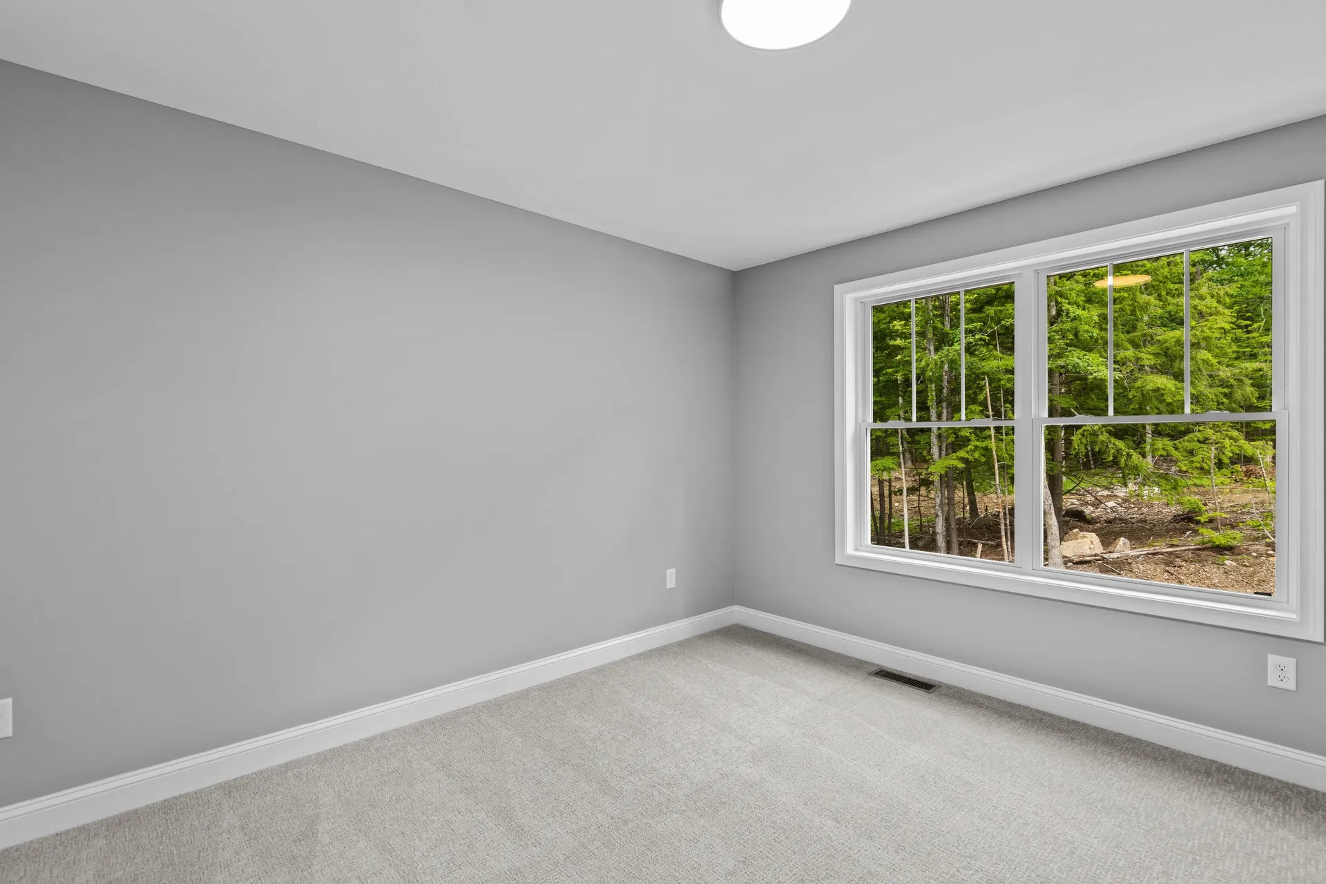 308 Montelona Road Goffstown NH 03045