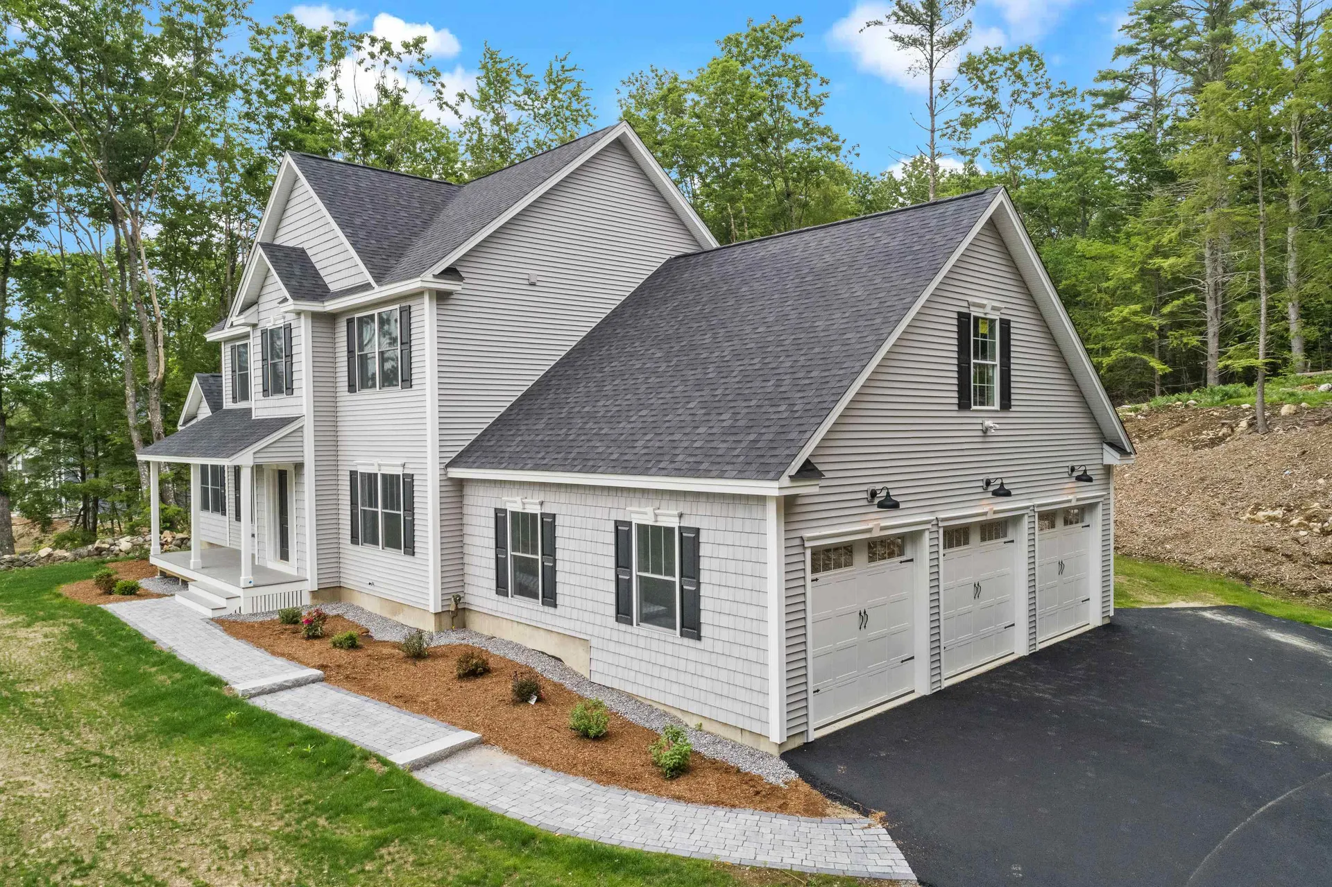 308 Montelona Road Goffstown NH 03045
