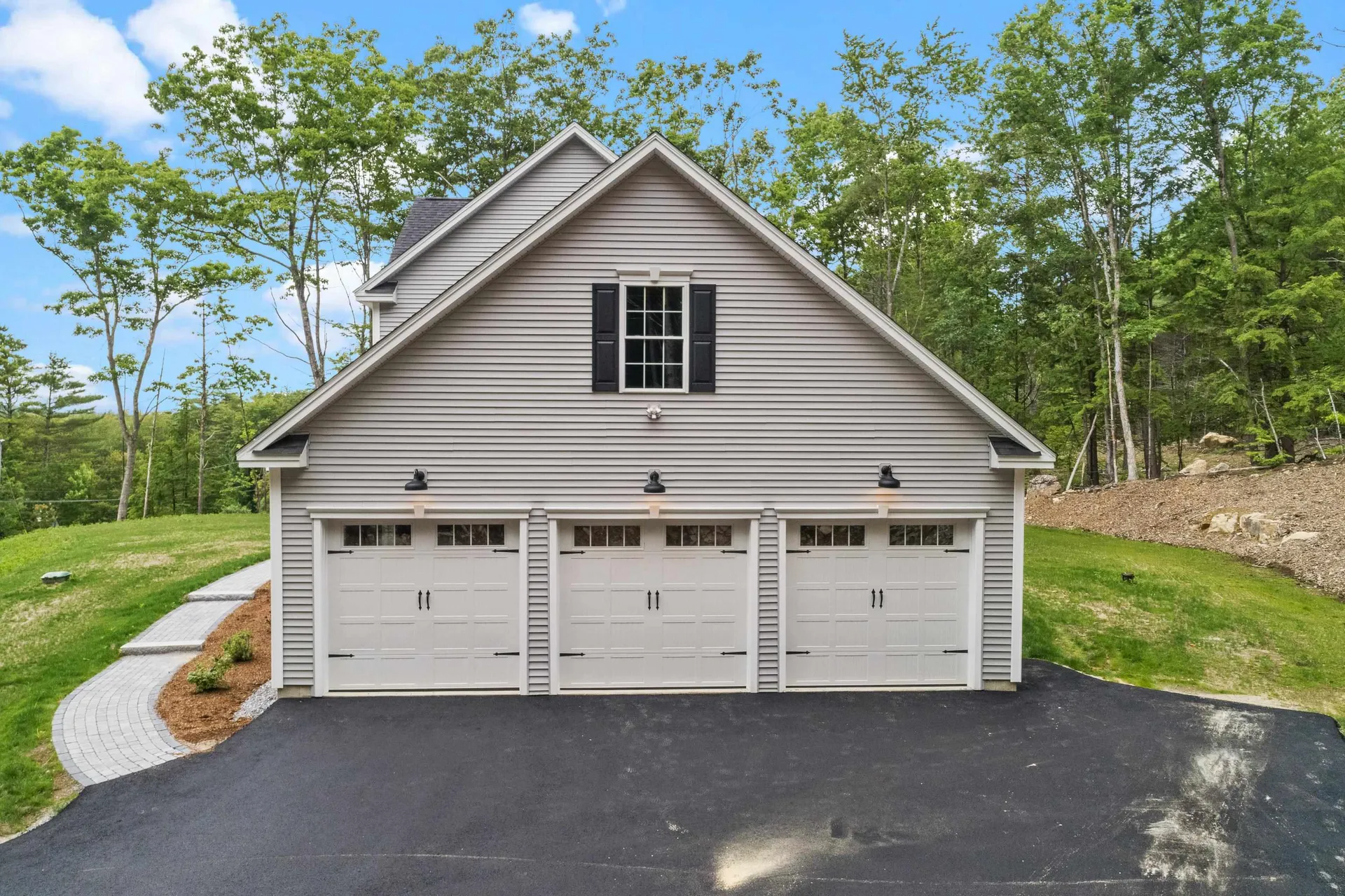 308 Montelona Road Goffstown NH 03045