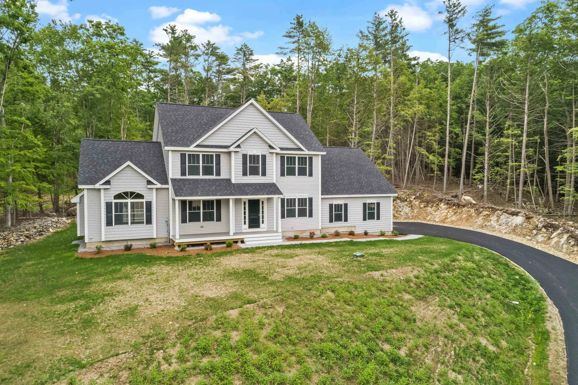 308 Montelona Road Goffstown NH 03045
