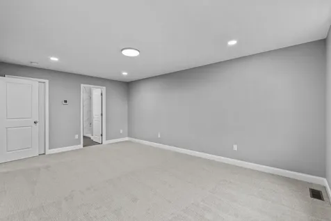308 Montelona Road Goffstown NH 03045