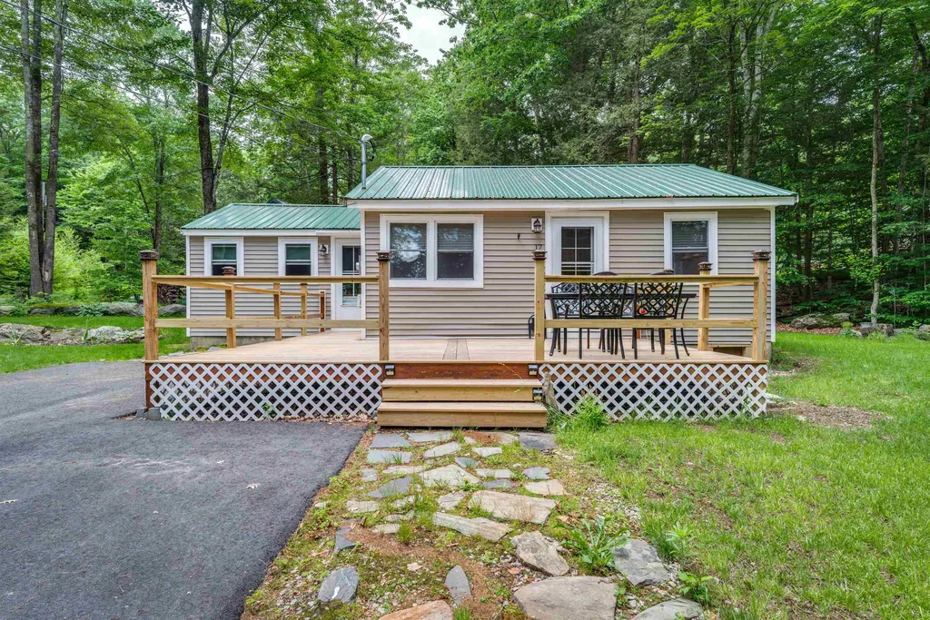 17 Merlin Road Farmington NH 03835