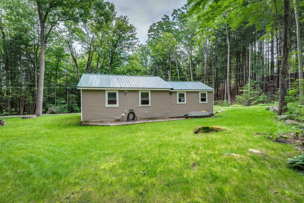 17 Merlin Road Farmington NH 03835